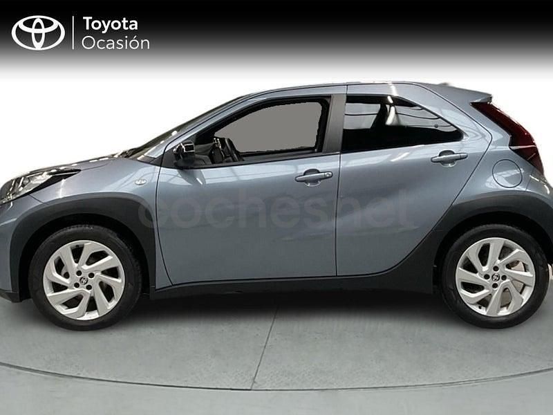 Usado Toyota Aygo X Play 72 CV (52 kW) 2025 Gris / plata SUV