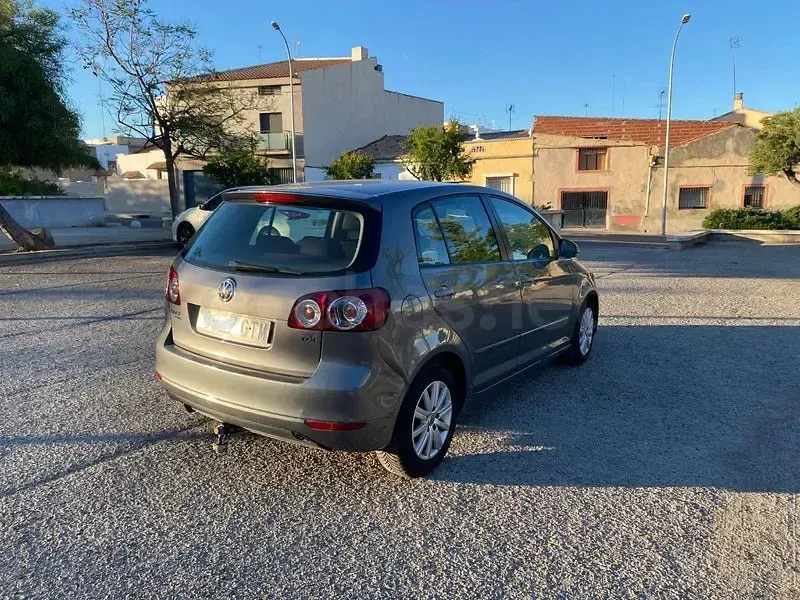 Usado VW Golf Plus Cross Advance 105 CV (77 kW) 2010 Gris / plata Monovolumen