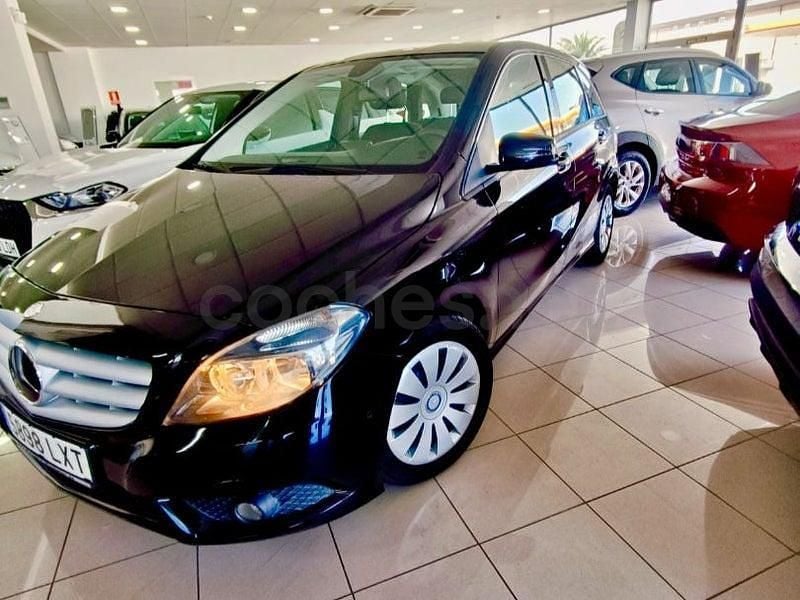 Usado Mercedes B200 136 CV (100 kW) 2014 Negro Monovolumen