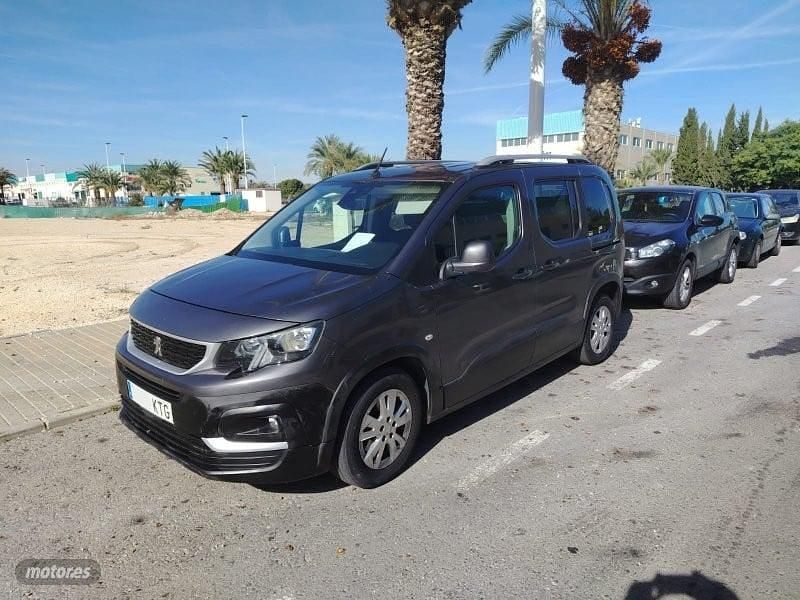 Usado Peugeot Rifter Active 130 CV (95 kW) 2019 Gris Monovolumen