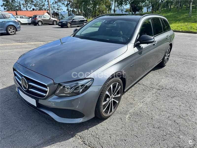 Usado Mercedes E300 306 CV (225 kW) 2020 Gris / plata Familiar