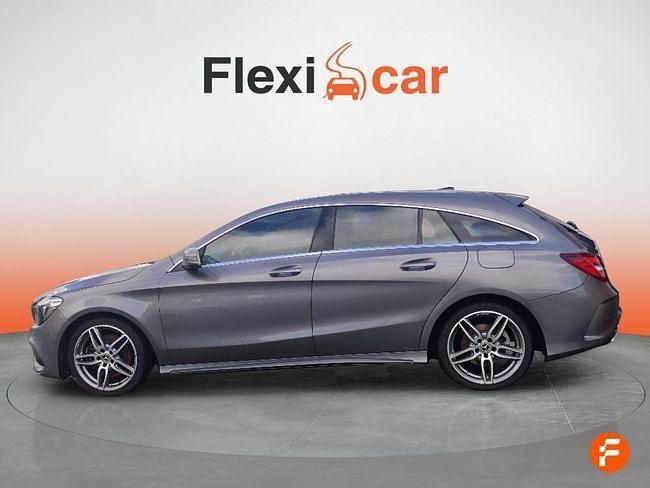 Usado Mercedes CLA220 Shooting Brake 177 CV (130 kW) 2017 Gris / plata Familiar