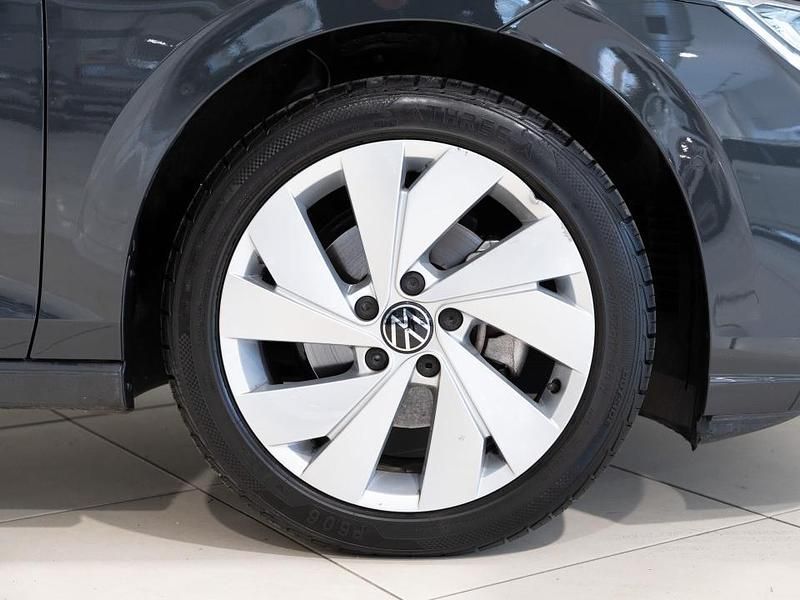 Usado VW Golf VIII 116 CV (85 kW) 2025 Gris Berlina