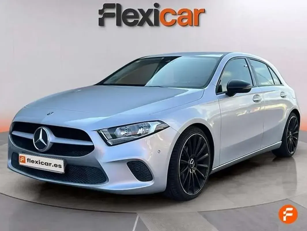 Käytetty Mercedes A180 116 HP (85 kW) 2022 Harmaa Viistoperä