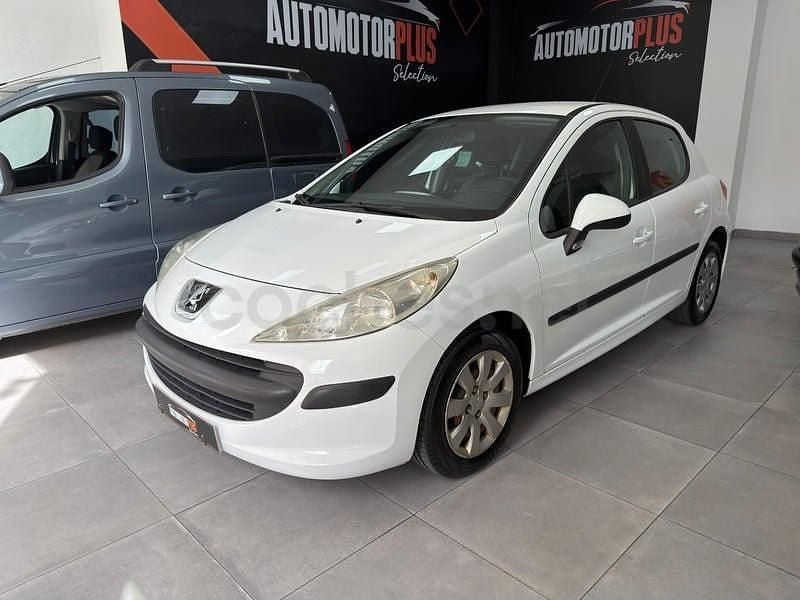 Usado Peugeot 207 70 CV (51 kW) 2009 Blanco Berlina