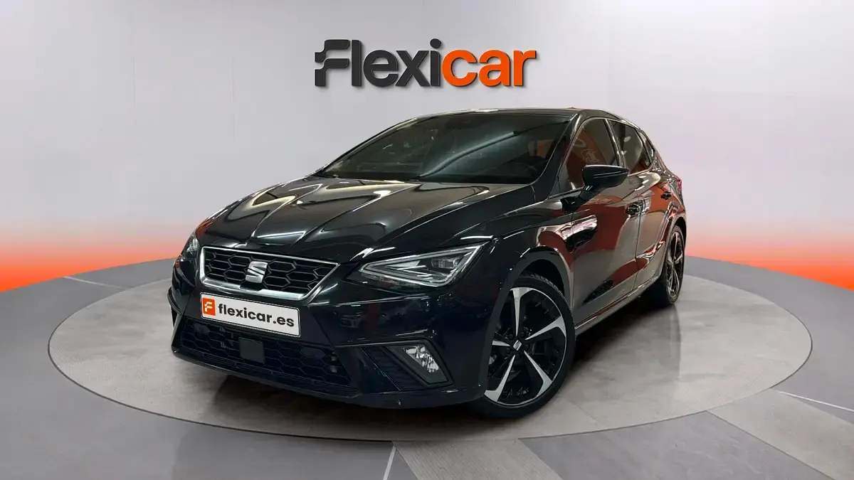 Usado Seat Ibiza FR 110 CV (80 kW) 2021 Negro Utilitario