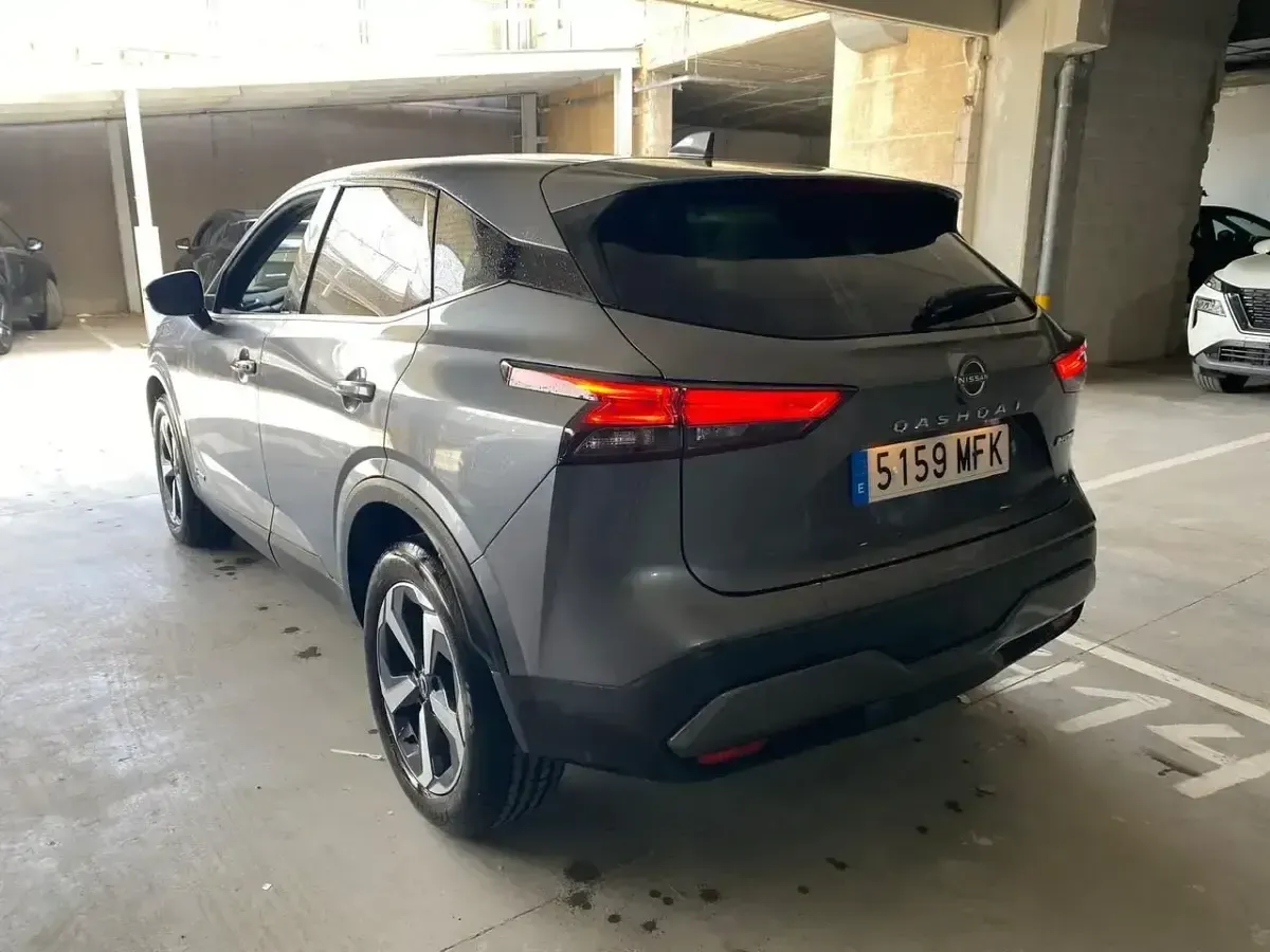 Usado Nissan Qashqai N-Connecta 190 CV (139 kW) 2023 Gris SUV