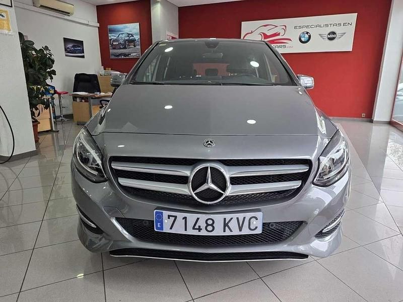 Usado Mercedes B200 139 CV (102 kW) 2019 Gris Monovolumen