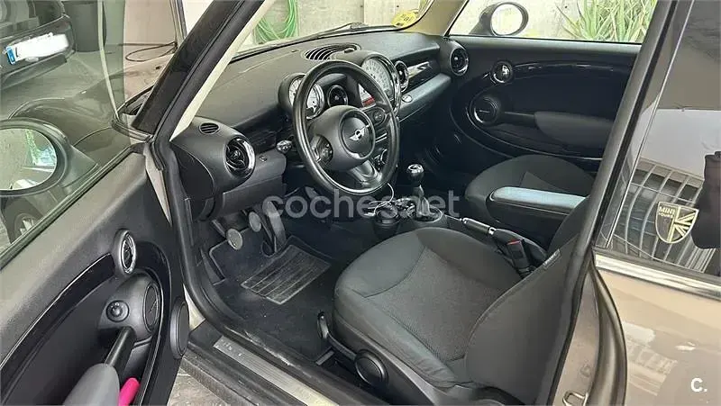 Usado Mini Cooper D 110 CV (80 kW) 2011 Beige Utilitario
