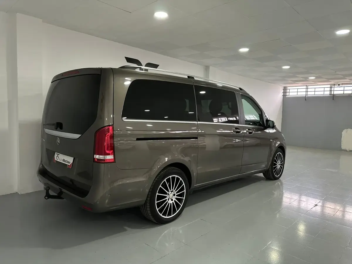 Usado Mercedes E250 Avantgarde 204 CV (150 kW) 2017 Gris Monovolumen