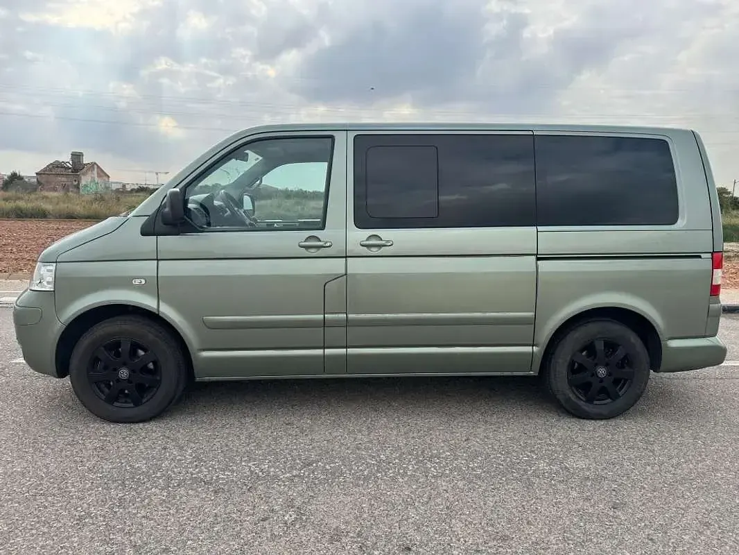 Usado VW Multivan Highline 174 CV (127 kW) 2007 Verde Monovolumen