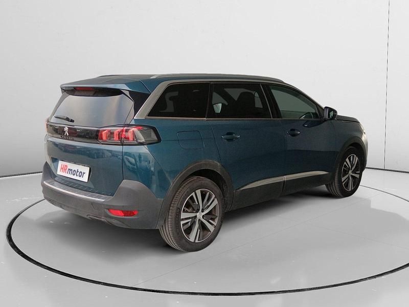 Usado Peugeot 5008 Allure 132 CV (97 kW) 2024 Verde SUV