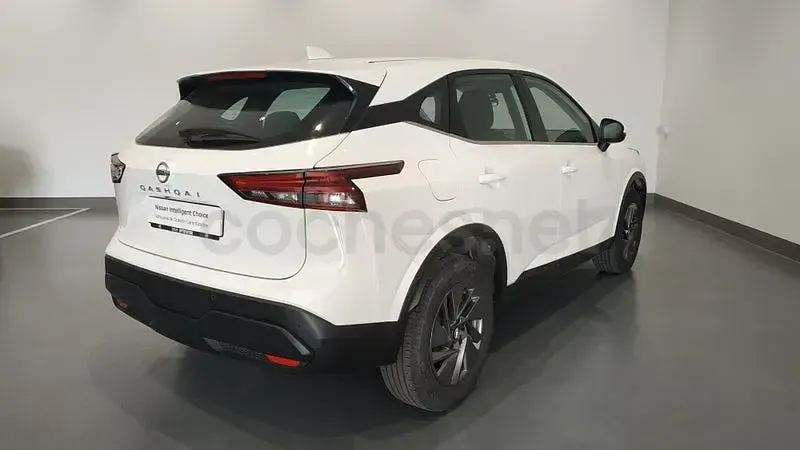 Usado Nissan Qashqai Acenta 140 CV (102 kW) 2022 Amarillo SUV