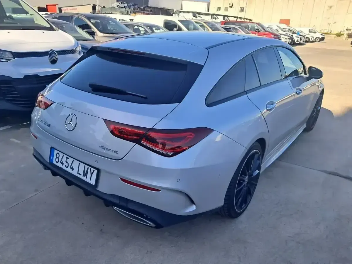 Usado Mercedes CLA250e Shooting Brake 224 CV (164 kW) 2021 Gris Familiar