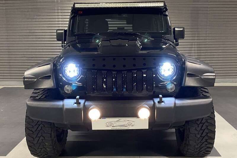 Negro Usado 2014 Jeep Wrangler Unlimited Sahara SUV | 48.000 € - Imagen 1/4