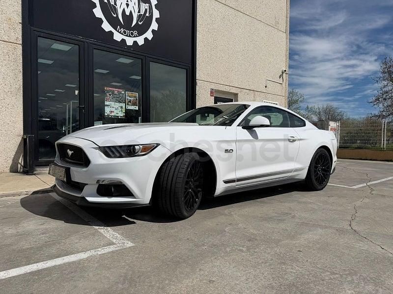 Usado Ford Mustang GT Fastback 419 CV (308 kW) 2018 Blanco Coupe
