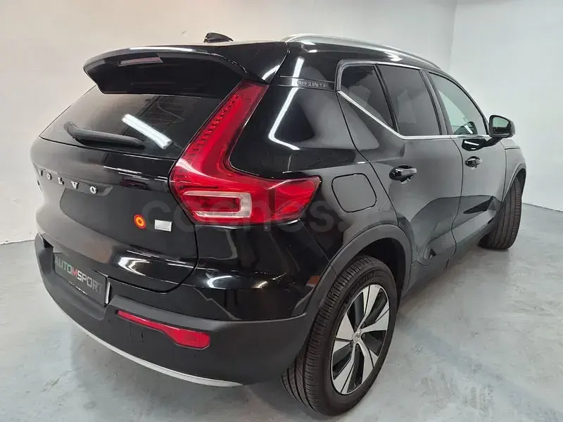 Usado Volvo XC40 Core 211 HP (155 kW) 2021 Preto SUV