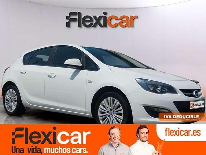 Blanco Usado 2015 Opel Astra Selective Utilitario | 6970 € (Buen precio) - Imagen 1/4