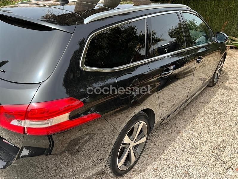 Negro Usado 2018 Peugeot 308 GT-line Familiar | 9900 € (Buen precio) - Imagen 1/4