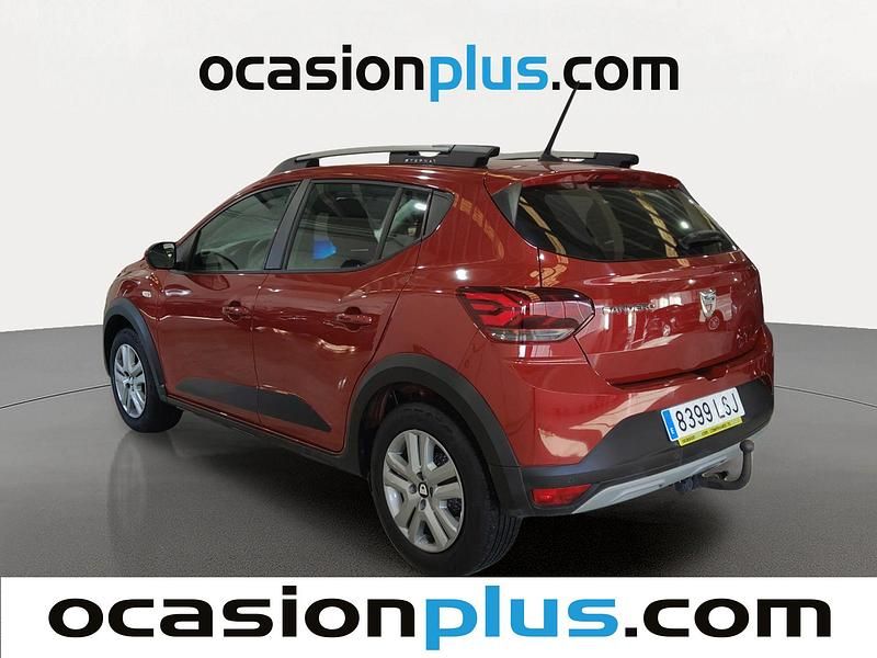 Usado Dacia Sandero Comfort 91 CV (66 kW) 2021 Rojo Utilitario