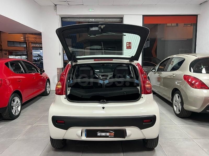 Usado Peugeot 107 54 CV (39 kW) 2008 Blanco Utilitario