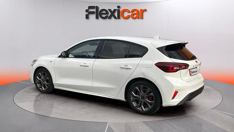 Usado Ford Focus ST-Line X 125 CV (91 kW) 2023 Blanco Familiar