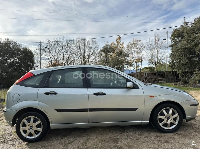 Gris / plata Usado 2004 Ford Focus Trend Berlina | 1700 € (Super precio) - Imagen 1/4