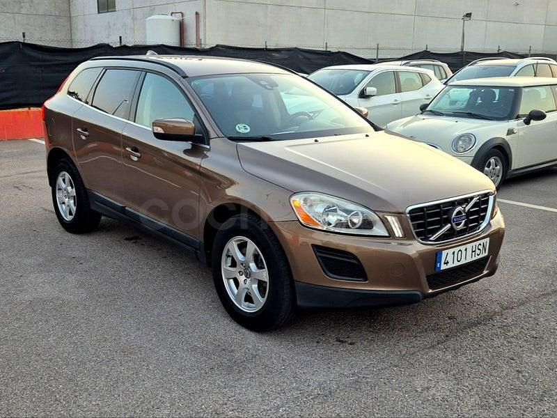 Usado Volvo XC60 Momentum 136 CV (100 kW) 2013 Marrón SUV