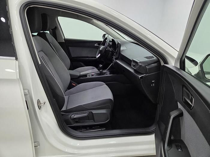 Usado Seat Leon Style 116 CV (85 kW) 2025 Blanco Berlina