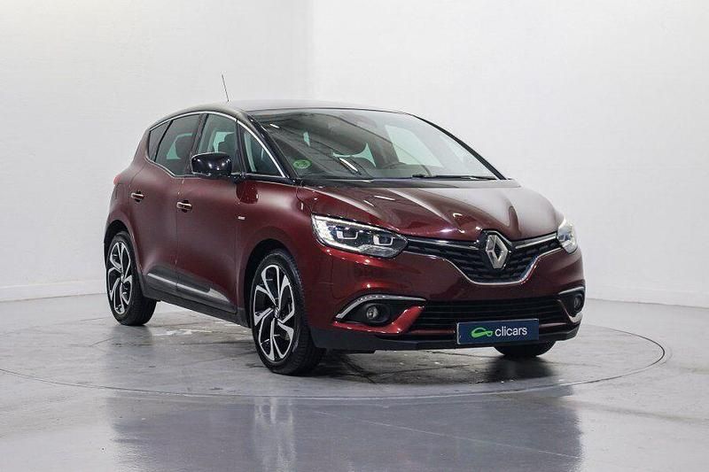 Usado Renault Scénic IV Collection 132 CV (97 kW) 2017 Rojo Monovolumen