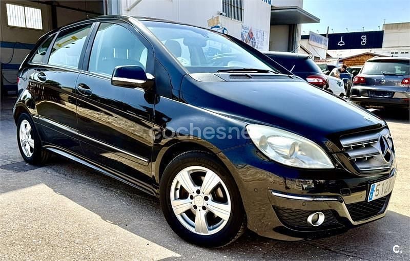 Negro Usado 2009 Mercedes B180 Monovolumen | 5950 € (Precio justo) - Imagen 1/4