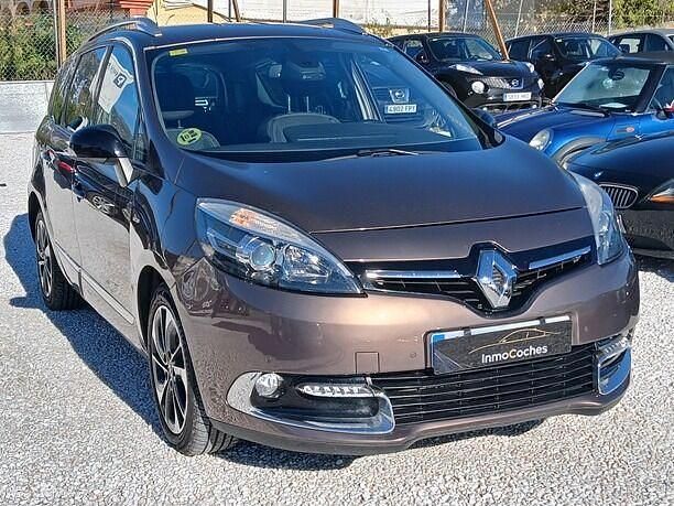 Usado Renault Scénic III LIMITED 110 CV (80 kW) 2015 Marrón Monovolumen