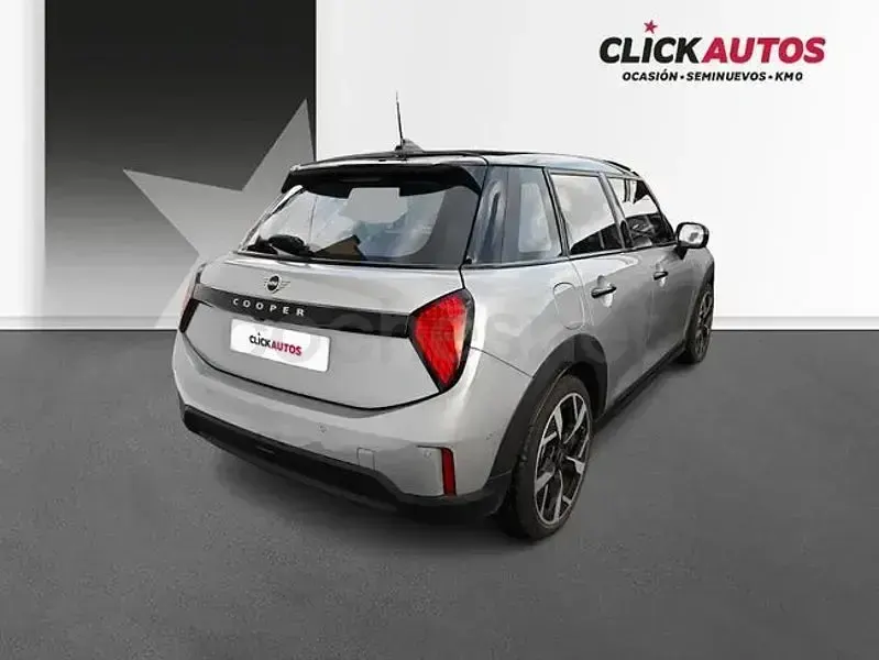 Usado Mini Cooper 114 kW (156 CV) 2025 Gris / plata Utilitario