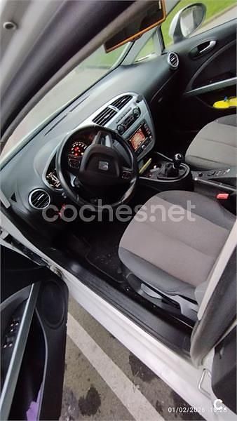 Usado Seat Leon Style 105 CV (77 kW) 2011 Blanco Berlina
