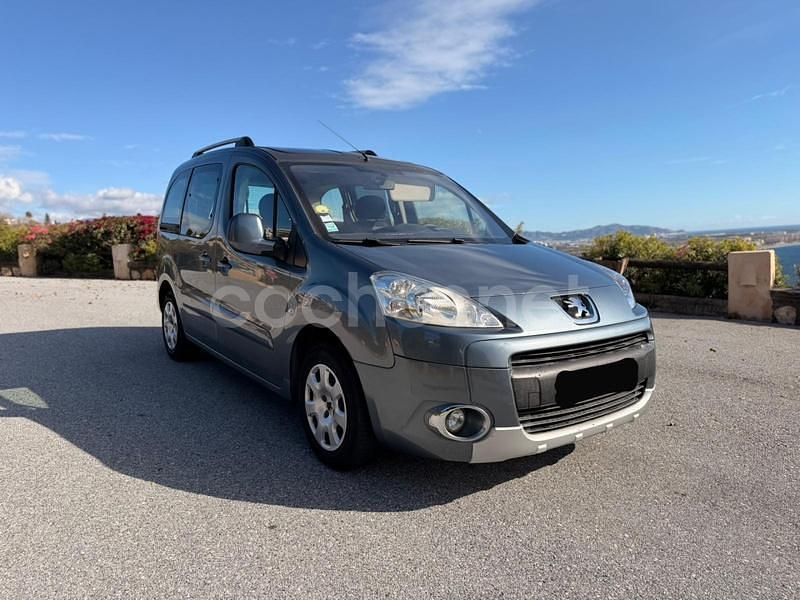 Gris / plata Usado 2012 Peugeot Partner Tepee Outdoor Monovolumen | 8500 € (Precio justo) - Imagen 1/4