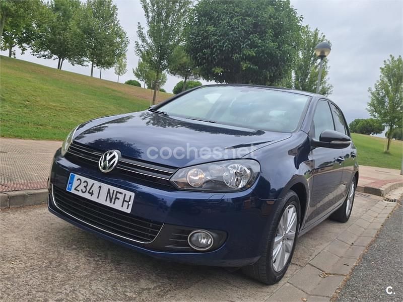 Azul Usado 2012 VW Golf Advance Berlina | 6999 € (Buen precio) - Imagen 1/4
