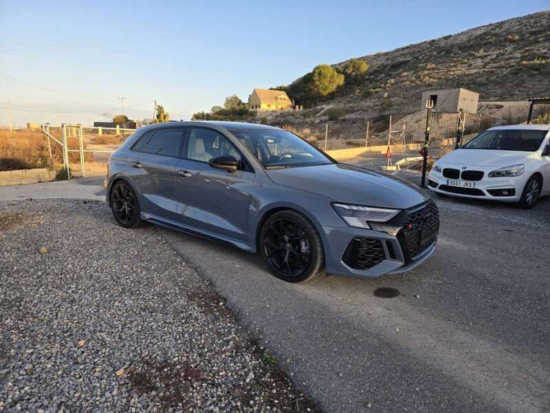 Gris Usado 2022 Audi RS3 Sportback Premium Utilitario | 58.900 € (Super precio) - Imagen 1/4