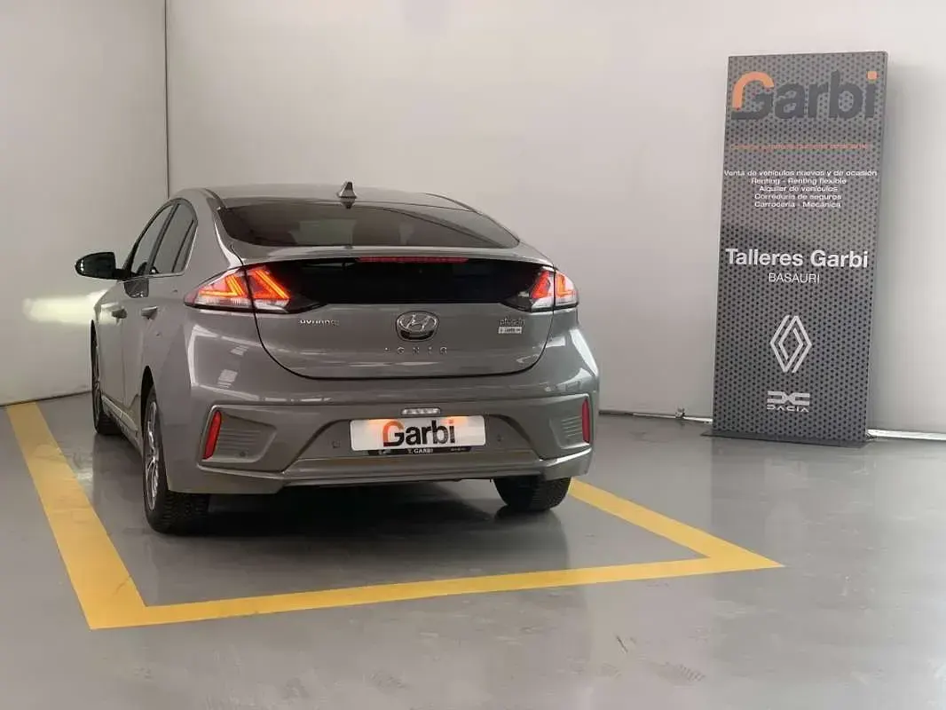 Usado Hyundai Ioniq Style 141 CV (103 kW) 2020 Gris Utilitario
