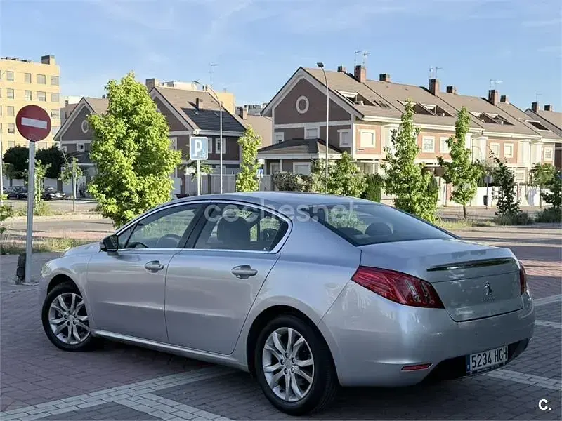 Usado Peugeot 508 Allure 140 CV (102 kW) 2012 Gris / plata Berlina