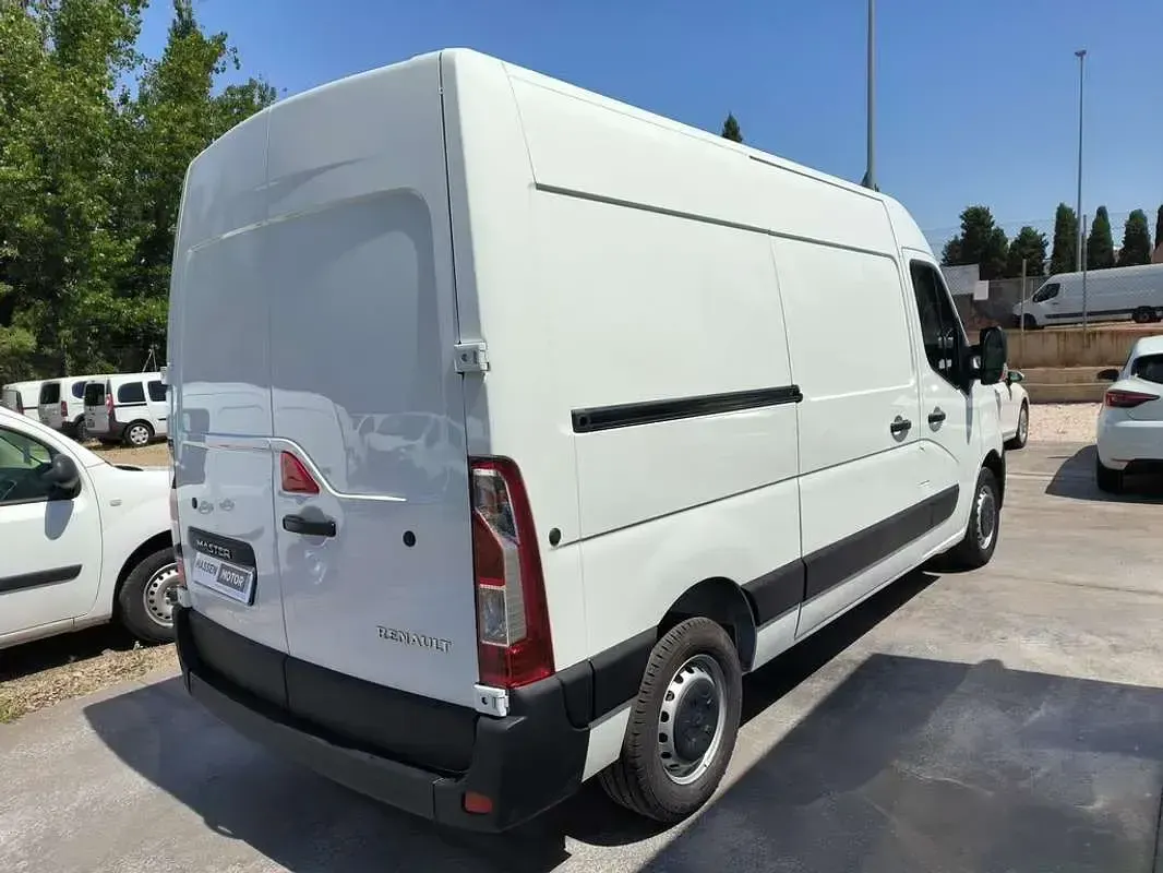 Usado Renault Master 135 CV (99 kW) 2021 Blanco Monovolumen