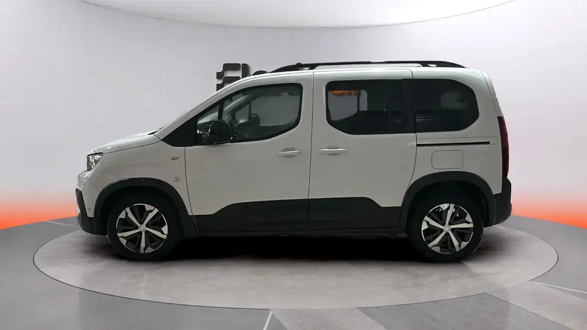 Usado Peugeot Rifter GT 131 CV (96 kW) 2023 Blanco Monovolumen