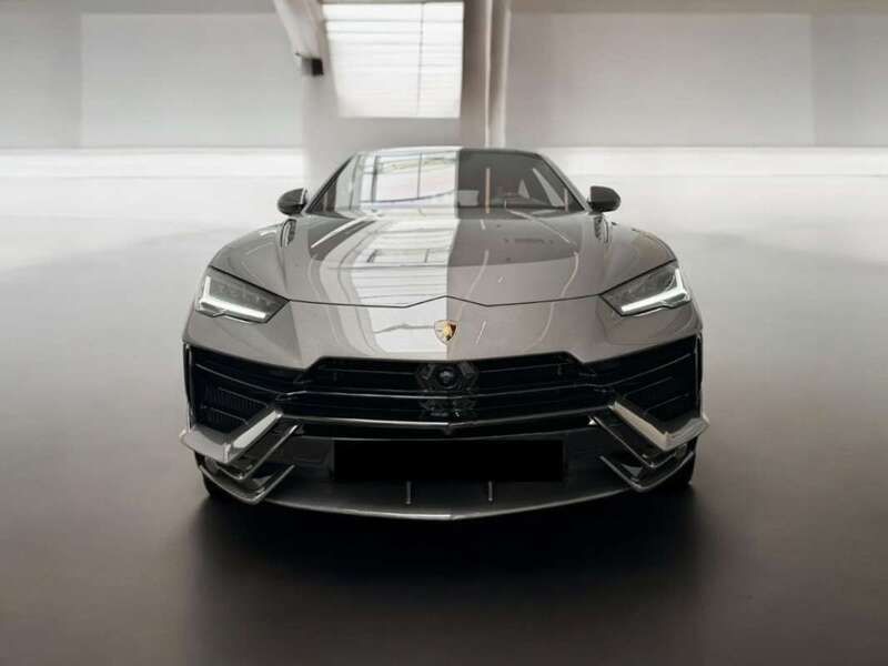 Gris Usado 2023 Lamborghini Urus SUV | 364.700 € - Imagen 1/4