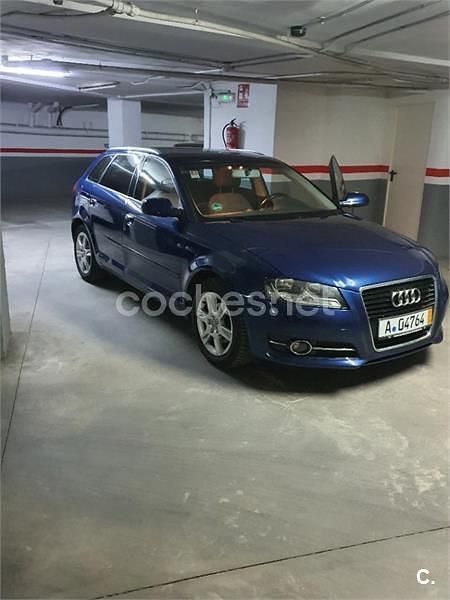 Usado Audi A3 110 CV (80 kW) 2013 Azul Berlina