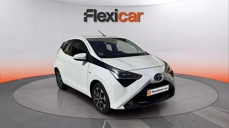 Usado Toyota Aygo X-play 72 CV (52 kW) 2019 Blanco Utilitario