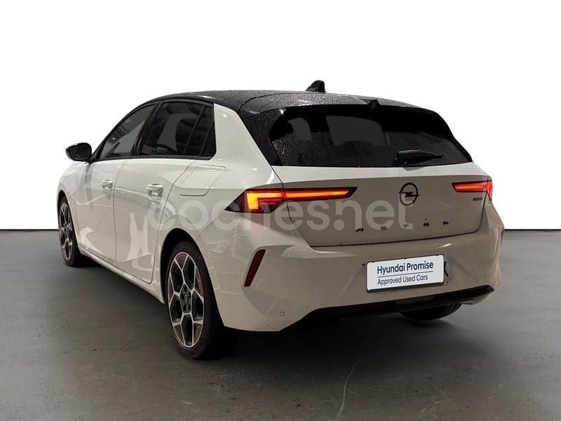 Usado Opel Astra 180 CV (132 kW) 2023 Blanco Berlina