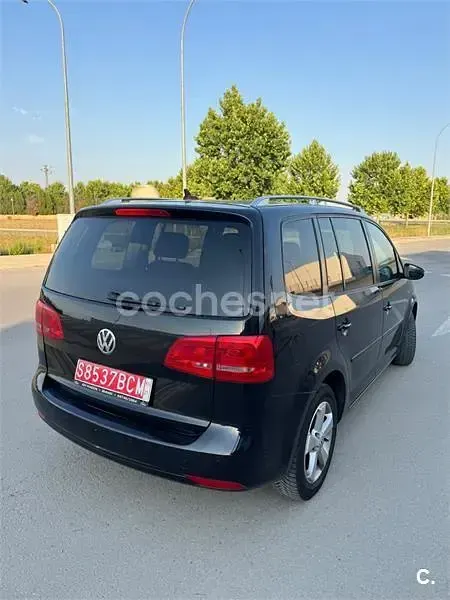 Usado VW Touran Advance 140 CV (102 kW) 2015 Negro Monovolumen