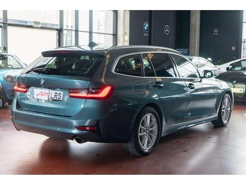 Usado BMW 330 Sport Line 286 CV (210 kW) 2021 Azul Familiar