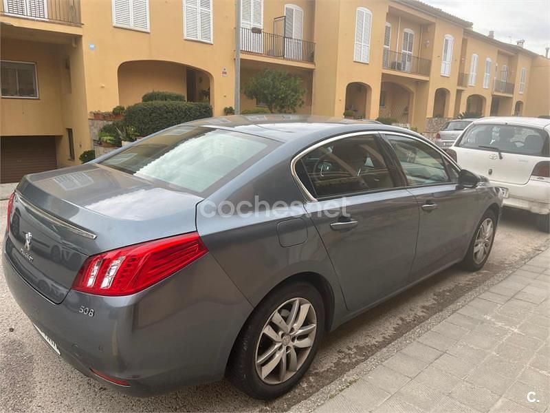 Usado Peugeot 508 Active 112 CV (82 kW) 2012 Gris / plata Berlina