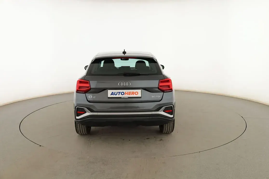 Usado Audi Q2 S-Line 116 CV (85 kW) 2023 Gris SUV