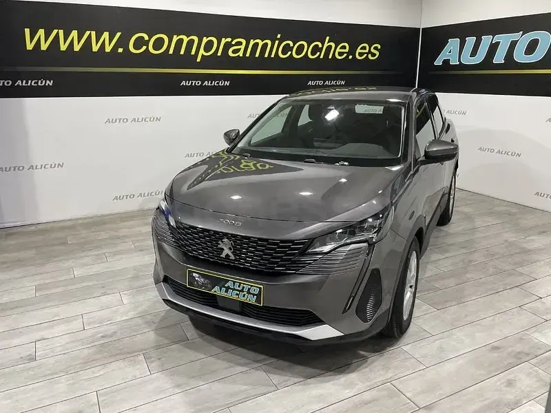 Usado Peugeot 3008 Active 130 CV (95 kW) 2021 Gris / plata SUV